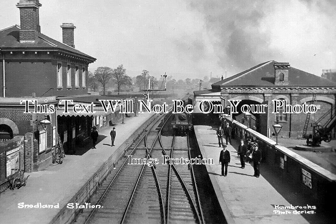 KE 6113 - Snodland Railway Station, Kent – JB Archive