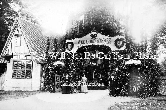 KE 812 - Decorated Lodge Gates, North Gate, Linton, Kent 1910