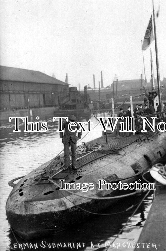 LA 1001 - German Submarine On Canal, Manchester, Lancashire