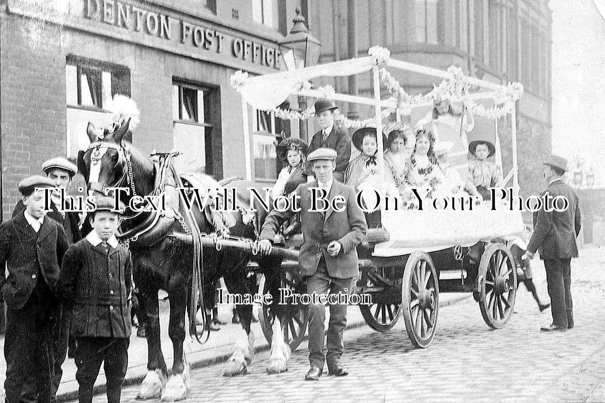 LA 1048 - Denton Post Office Float, Denton, Manchester, Lancashire