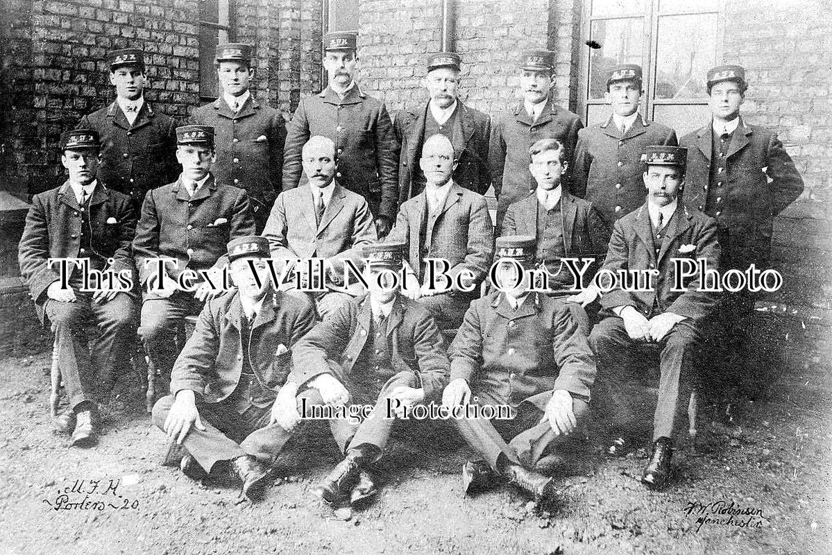 LA 1094 - Group Of Workers, Monsall Fever Hospital, Lancashire c1913