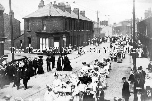 LA 1173 - Procession In Denton, Manchester, Lancashire c1906