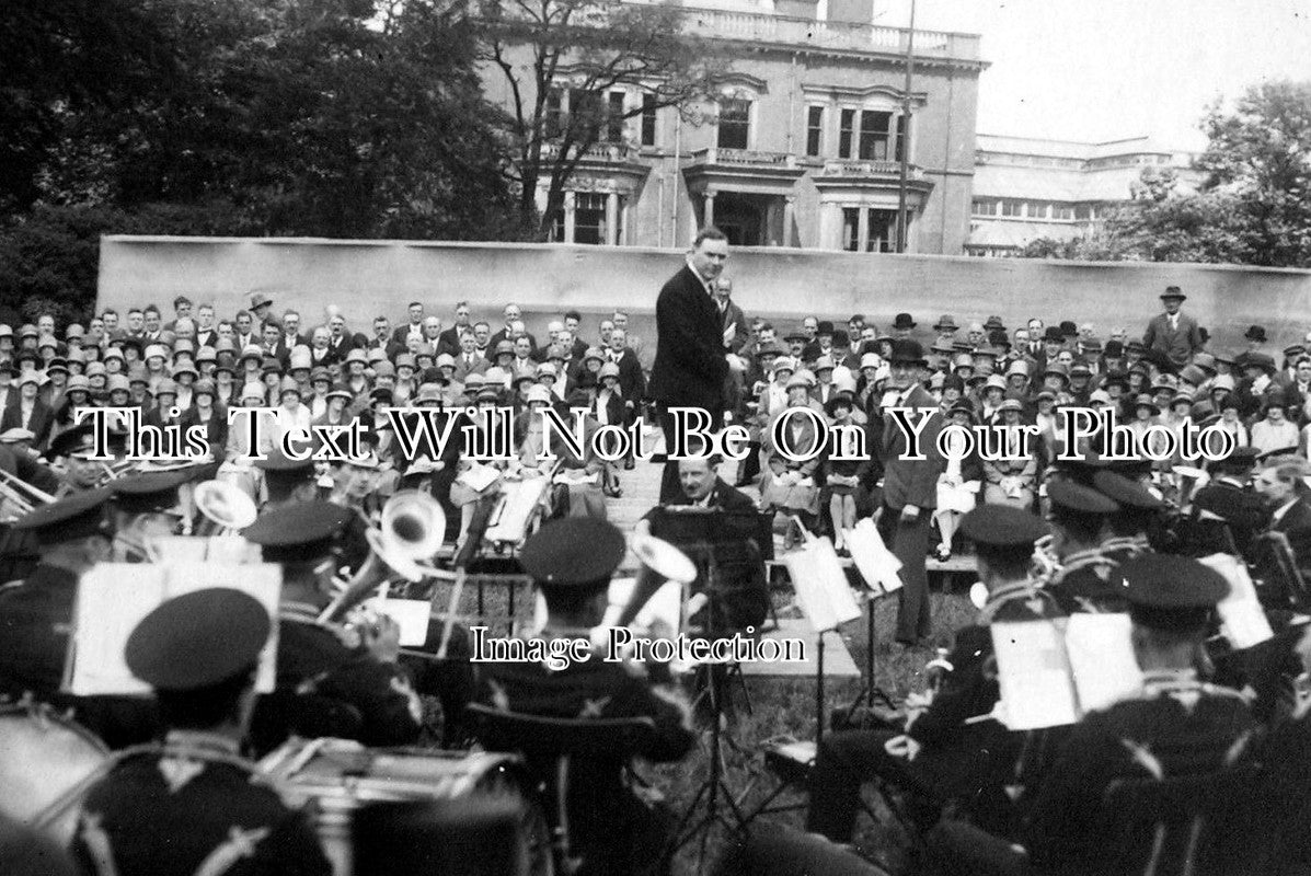 LA 1478 - The Band Plays In Stretford, Manchester, Lancashire c1927