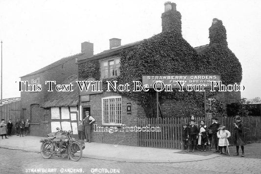 LA 1531 - Strwaberry Gardens Pub, Droylsden, Lancashire