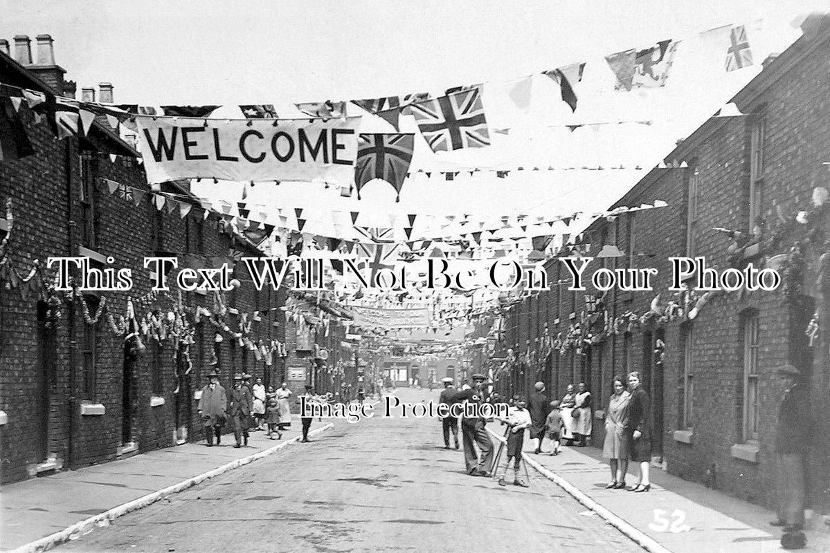 LA 1817 - Rose Queen Celebrations, St Marks, Gorton, Manchester, Lancashire c1925