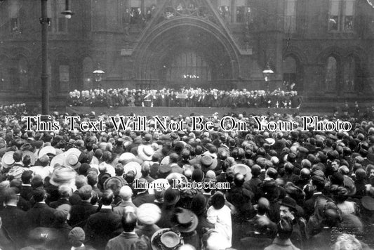 LA 2030 - Crowds At Manchster Town Hall, Lancashire