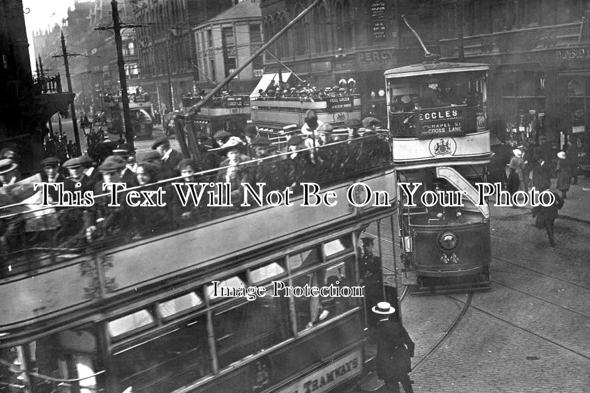 LA 2042 - Trams Outside Tyldesley& Holbrook Shop, Manchester, Lancashire