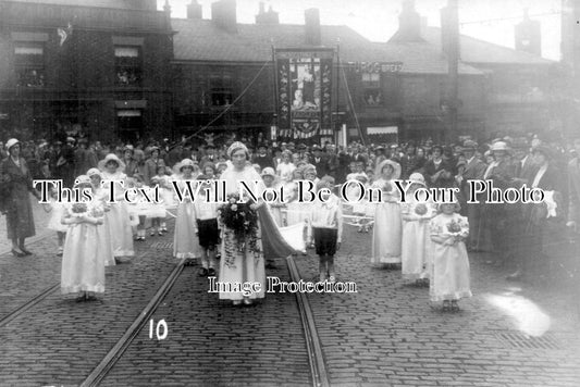 LA 2074 - Radcliffe Congregational School Procession, Lancashire