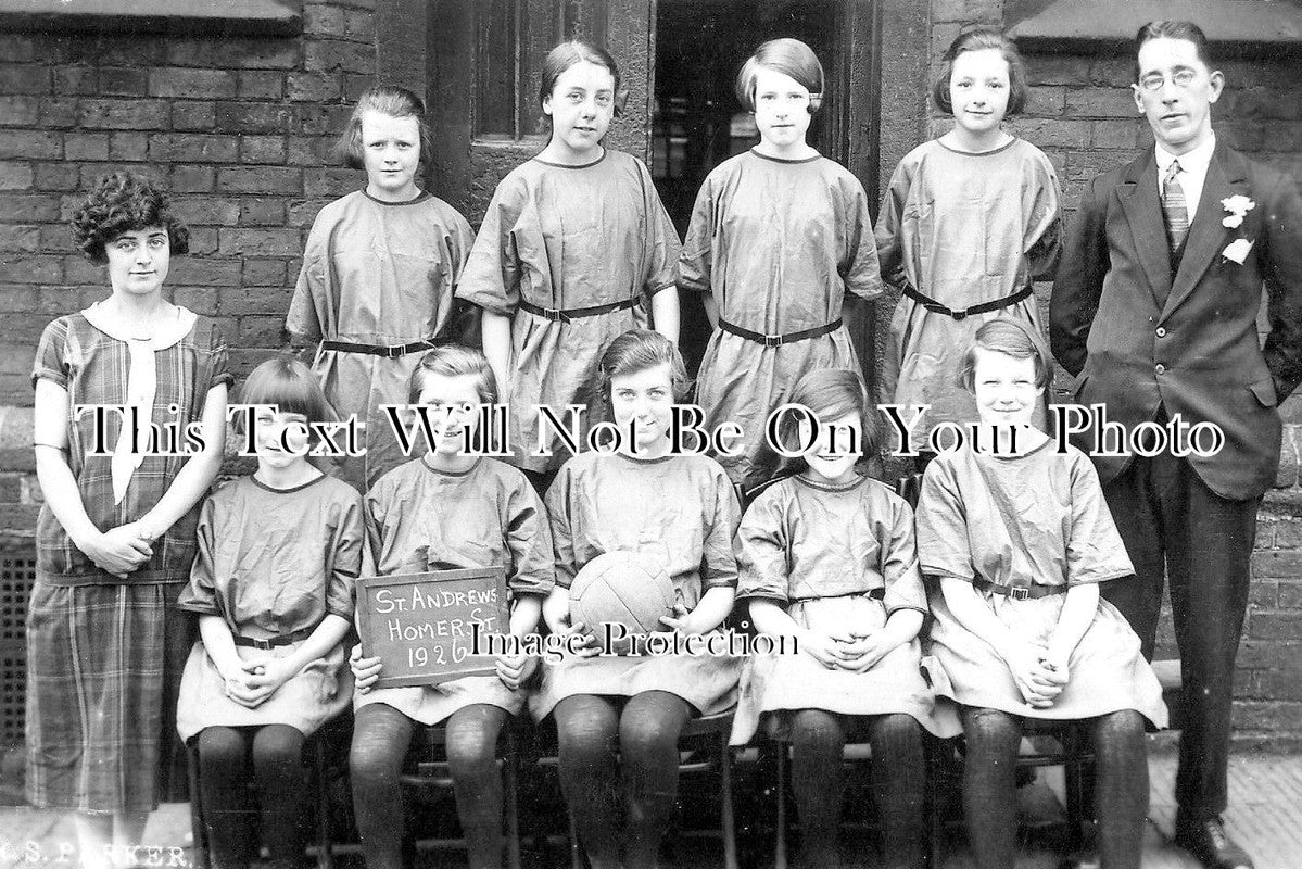 LA 2362 - St Andrews School Netball Team, Homer St, Ancoats, Manchester, Lancashire c1926