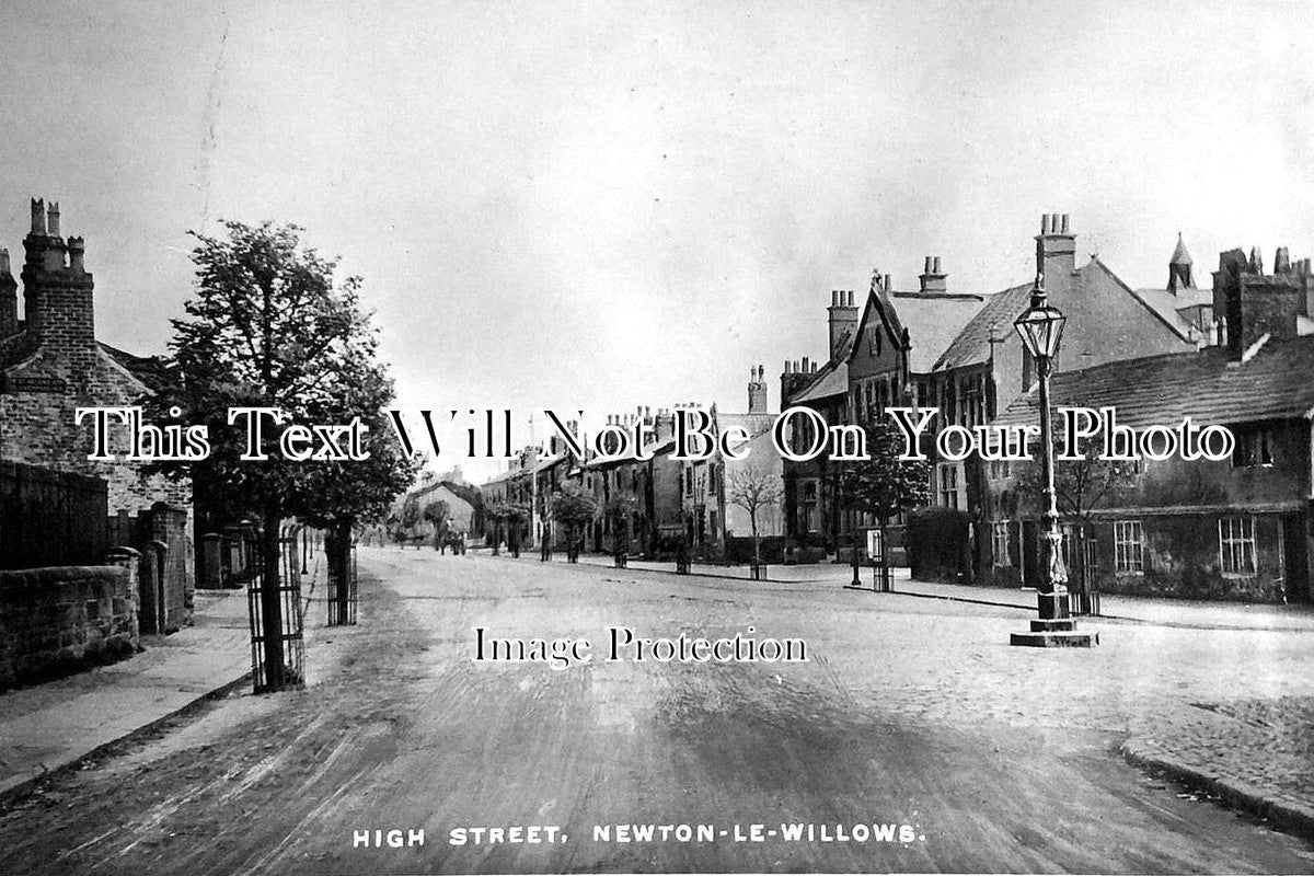 LA 24 - High Street, Newton Le Willows, Lancashire c1922