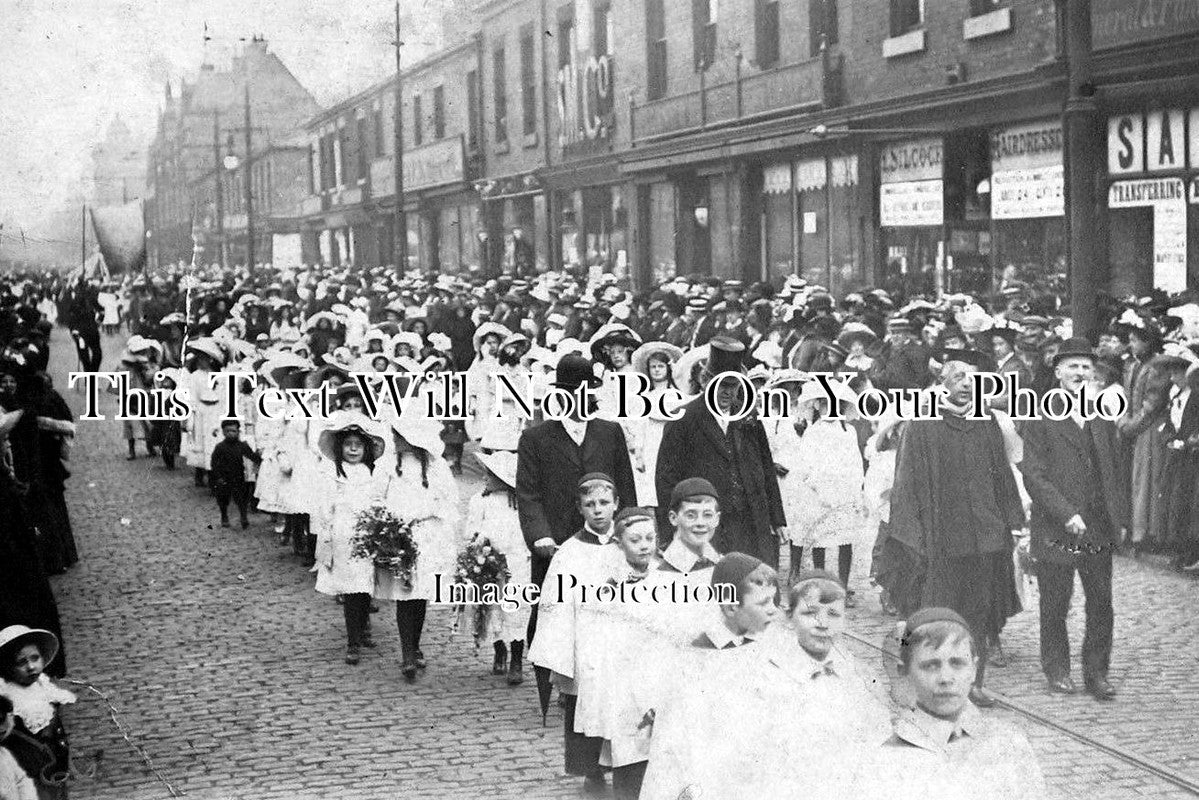 LA 2424 - Sunday School Procession, Ashton Under Lyne, Lancashire c1915