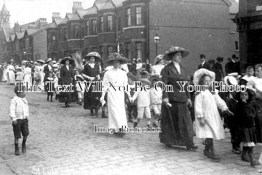 LA 2438 - St Lukes Anniversary Procession, Salford, Lancashire 1911