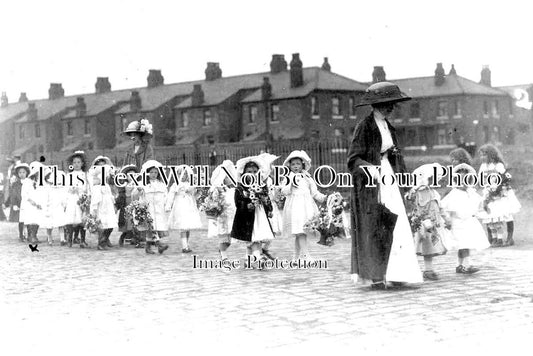 LA 2668 - Salford Weaste Congregational Church Anniversary Procession, Lancashire 1911