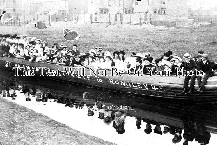 LA 2692 - Droylsden Manchester Boat Trip To Romiley, Lancashire c1900