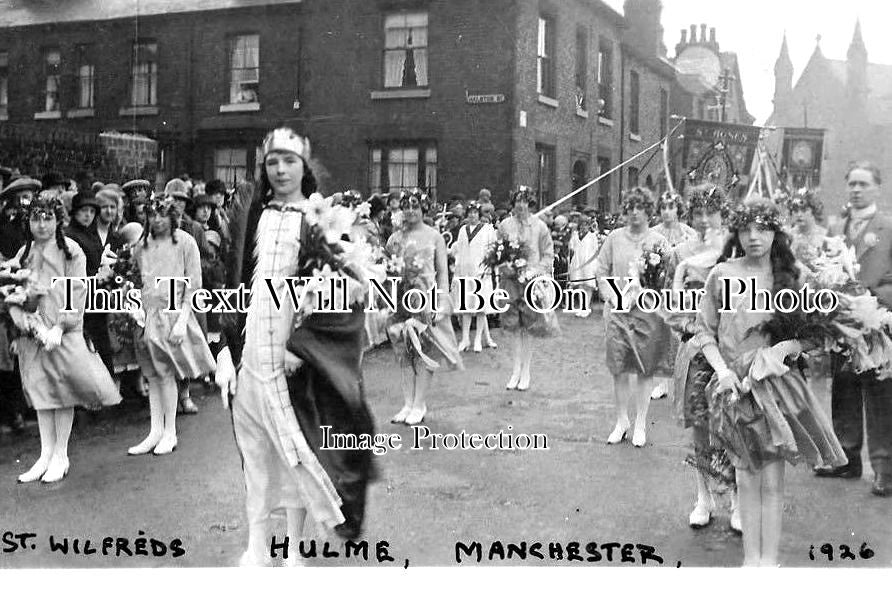LA 2752 - Halston Street Parade, St Wilfrids Church, Hulme, Lancashire 1926