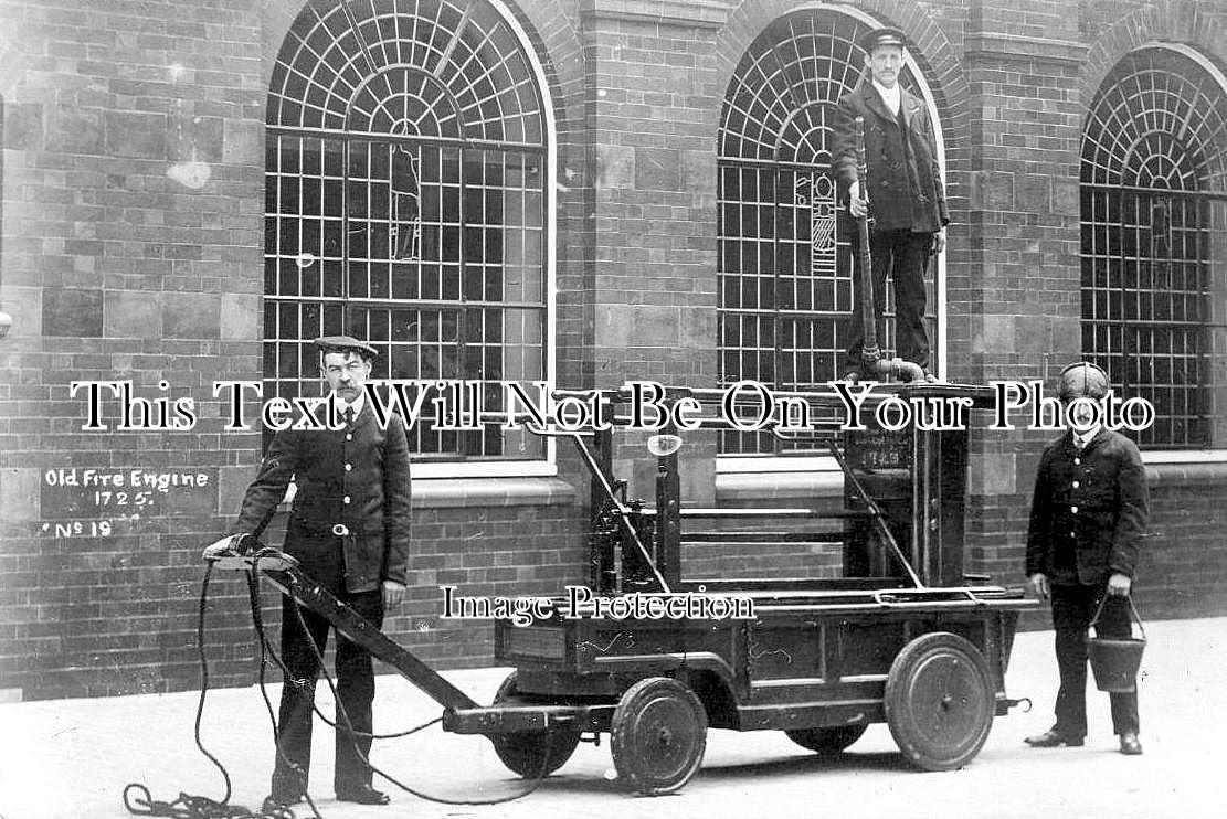 LA 2929 - Old Fire Engine, London Road Station, Manchester, Lancashire ...
