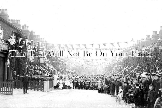 LA 2977 - King George V Coronation Celebrations, Queen Street, Droylsden 1911