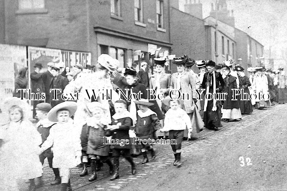 LA 3042 - Rochdale Procession, Lancashire c1905