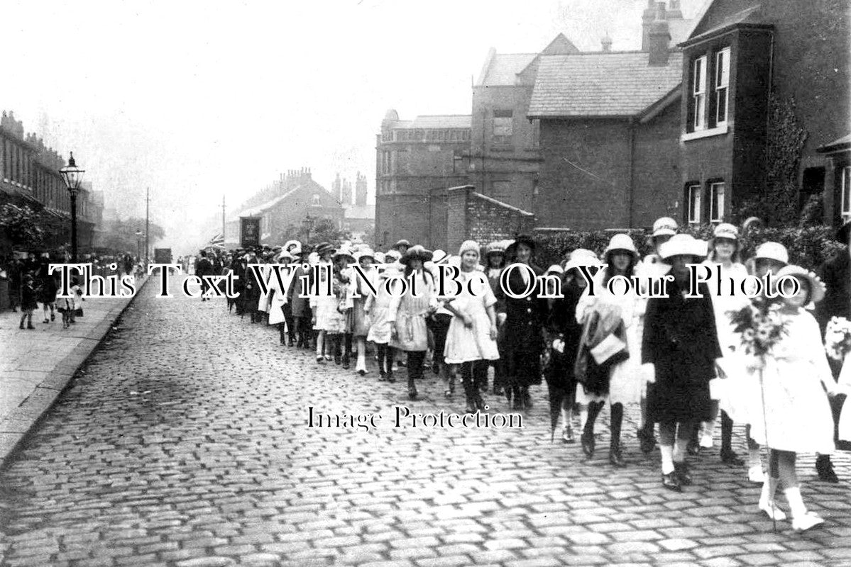 LA 3339 - St James Church Procession, Higher Broughton, Salford 1922