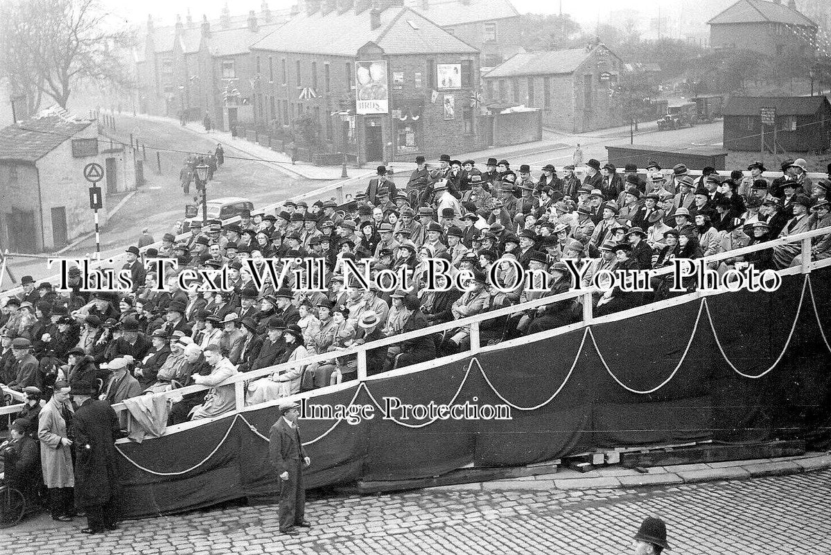 LA 3436 - Crowd At Colne, Lancashire c1920