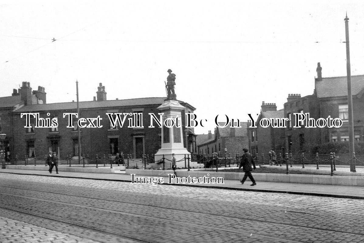 LA 3474 - Dukinfield War Memorial, Lancashire