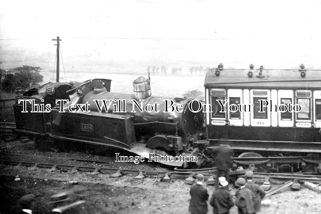 LA 3596 - Train Accident At Saddleworth, Lancashire c1909