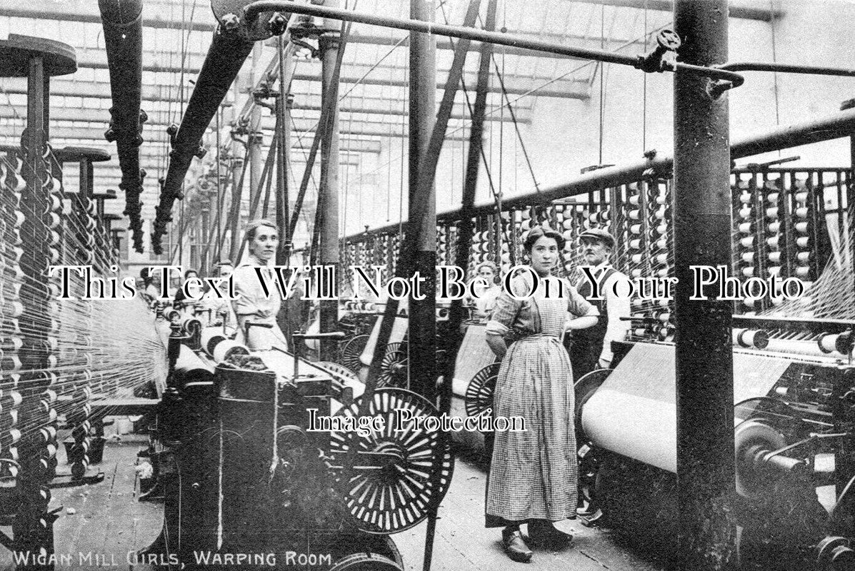 LA 3776 - Mill Girls In Warping Room, Wigan, Lancashire