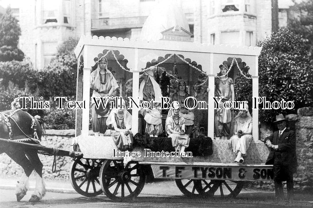 LA 3813 - T F Tyson & Sons, Ulverston Decorated Float, Lancashire