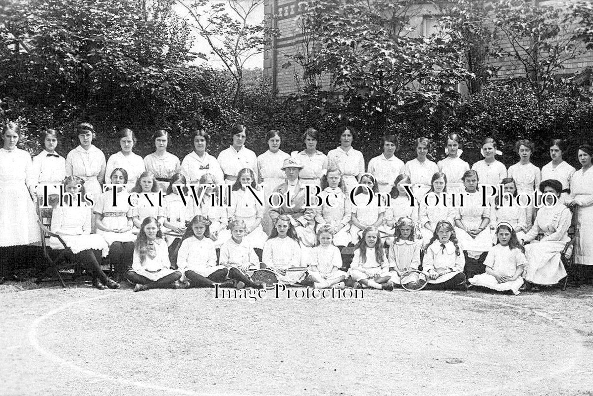 LA 4139 - Group Of Girls, Tennis, St Annes, Lancashire