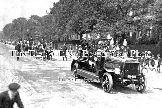 LA 4189 - Fire Engine At Bootle, May Parade, Lancashire c1922