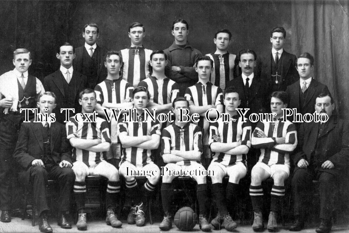 LA 4354 - Burnley Football Team, Lancashire