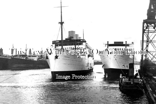 LA 4684 - PO Liners Strathnaver & Strathaird, Barrow Ships, Lancashire