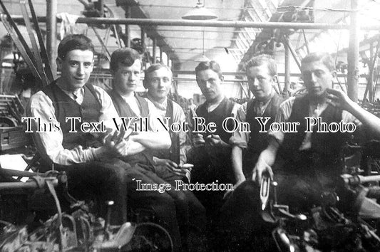 LA 5293 - Young Mill Workers, Lancashire