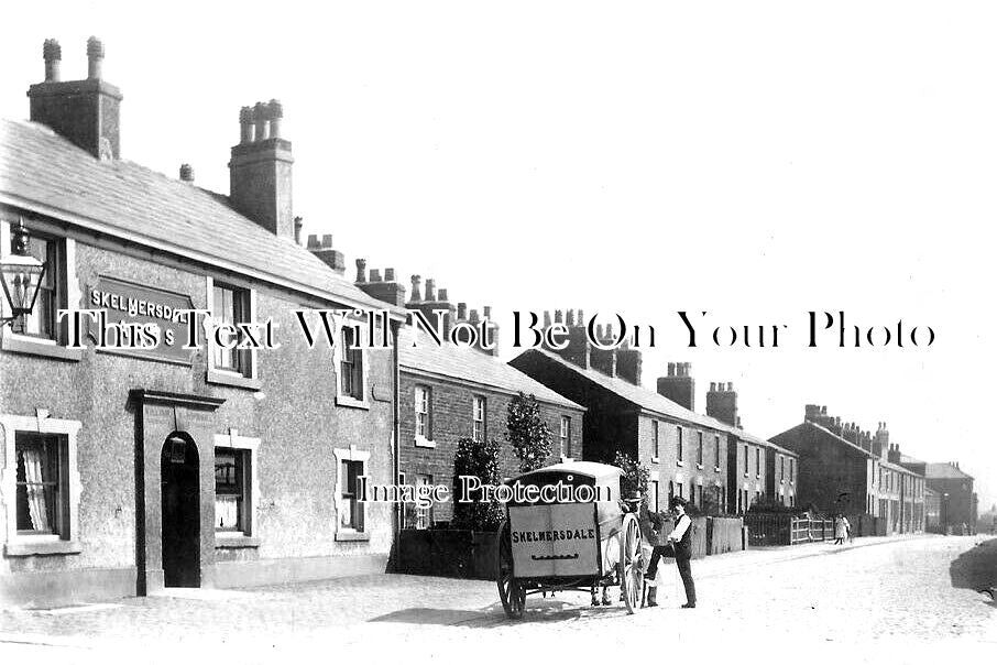 LA 5477 - Skelmersdale Arms Pub, Lancashire c1905