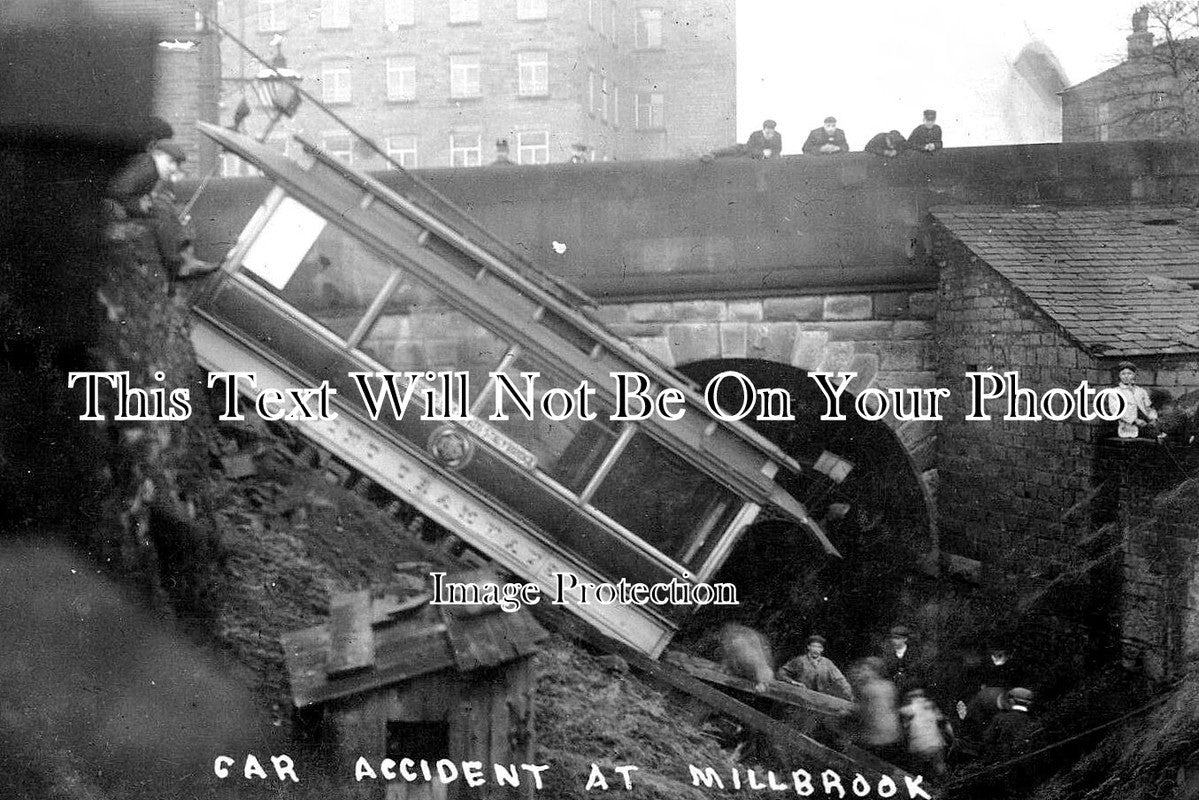 LA 5555 - Tram Car Accident At Millbrook, Stalybridge, Lancashire