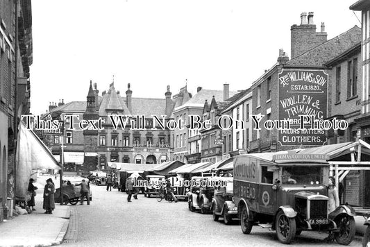 LA 5786 - Ormskirk Market Day, Lancashire