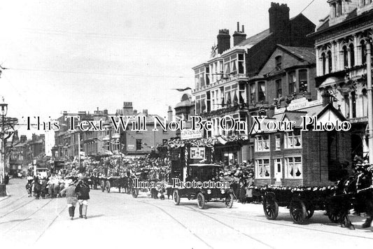 LA 5804 - Blackpool Carnival Procession, Lancashire