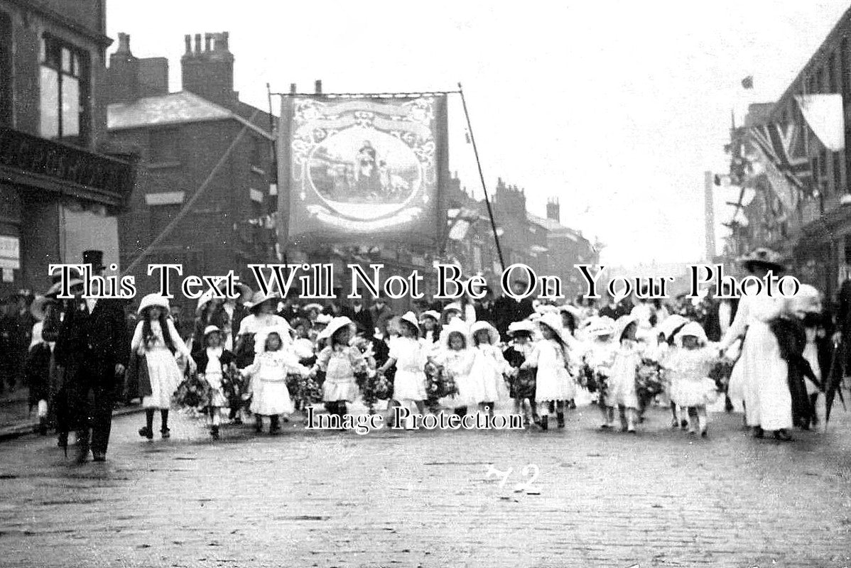 LA 5805 - Childrens Procession, Chorley, Lancashire