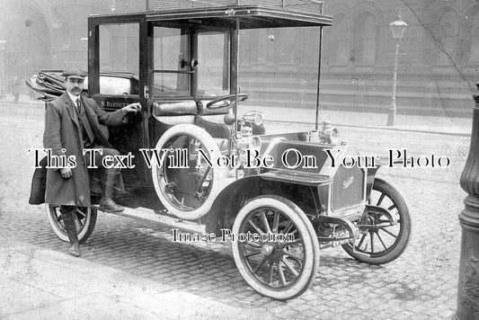 LA 6324 - First Taxi Cab Motor Car, Albert Square, Manchester 1909