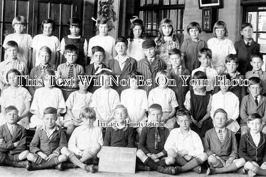 LA 6833 - Nelson Junior School Class Group, Lancashire