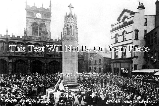 LA 6836 - Wigan War Memorial Ceremony, Lancashire