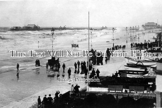 LA 71 - Rough Day At Blackpool, Lancashire c1907