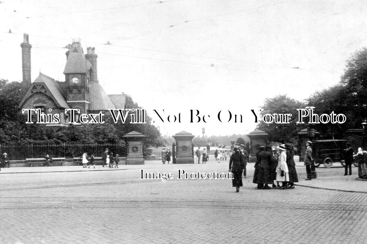 LA 7295 - Entrance To Alexandra Park, Manchester, Lancashire c1915