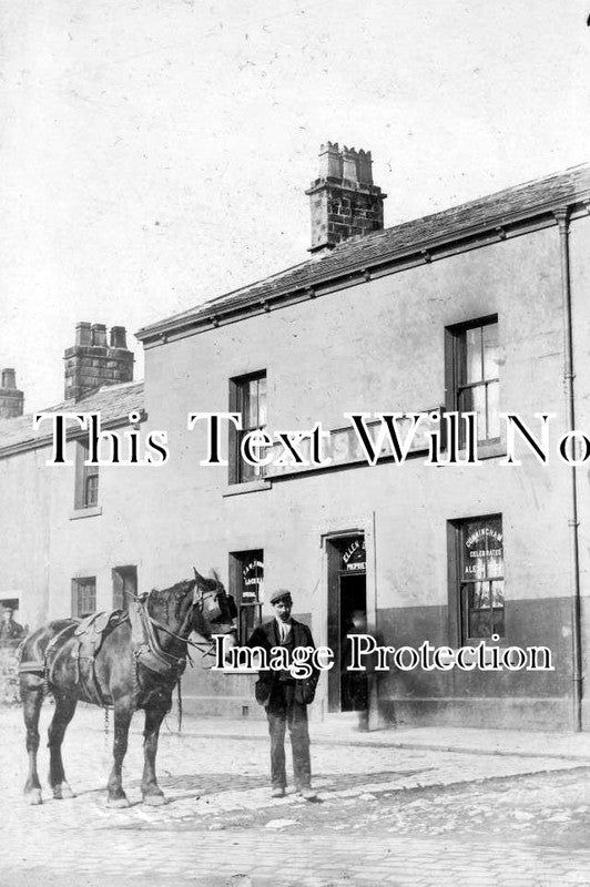 LA 762 - The Kings Arms Pub, Clitheroe, Lancashire c1905