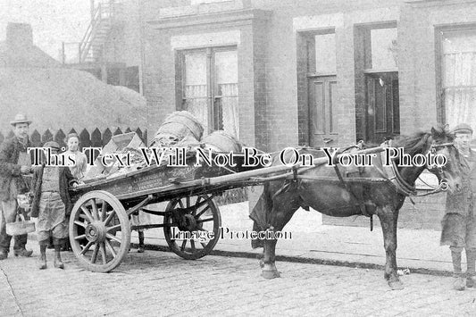 LA 915 - J Earnshaw Greengrocer Delivery Cart, Failsworth, Lancashire