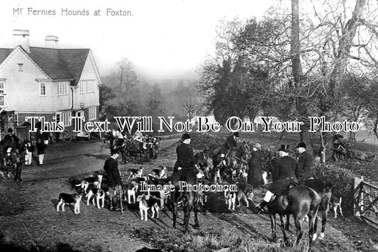 LC 1433 - Mr Fernies Hounds At Foxton, Leicestershire