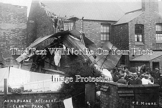 LC 1476 - Aeroplane Crash Accident, Clarendon Park, Leicester 1917