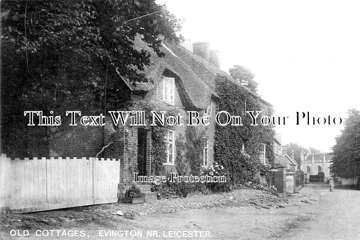 LC 536 - Old Cottages, Evington, Leicestershire c1914