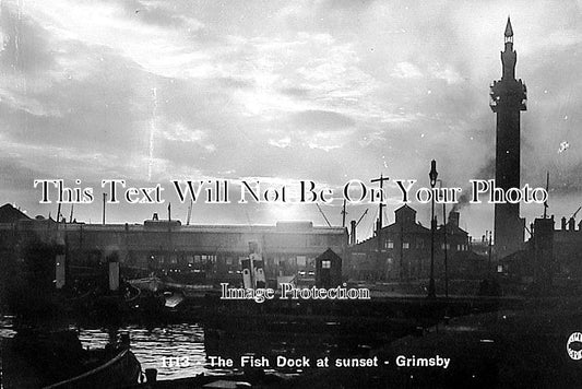 LI 103 - The Fish Dock At Sunset, Grimsby, Lincolnshire c1928