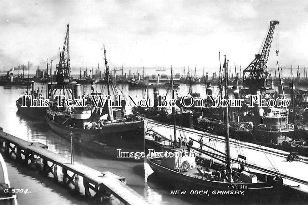 LI 1142 - New Dock, Grimsby, Lincolnshire